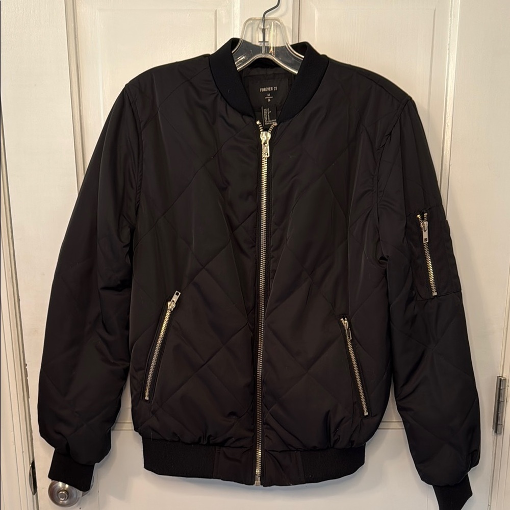 Women’s Forever 21 Black Quilted Bomber Jacket Classic Style